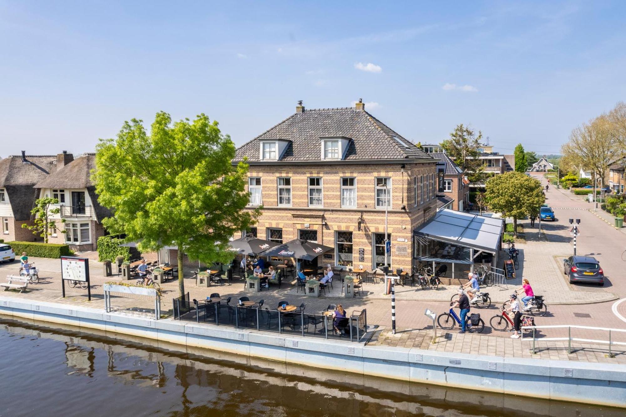 Hotel Over De Brug Haastrecht Exteriör bild