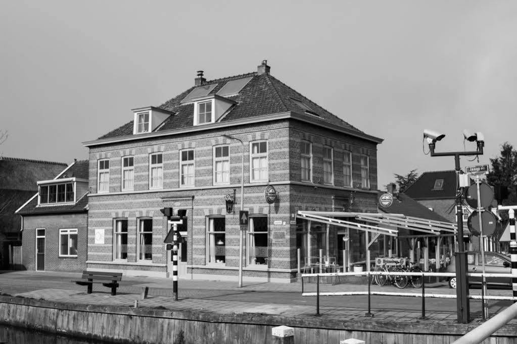 Hotel Over De Brug Haastrecht Exteriör bild
